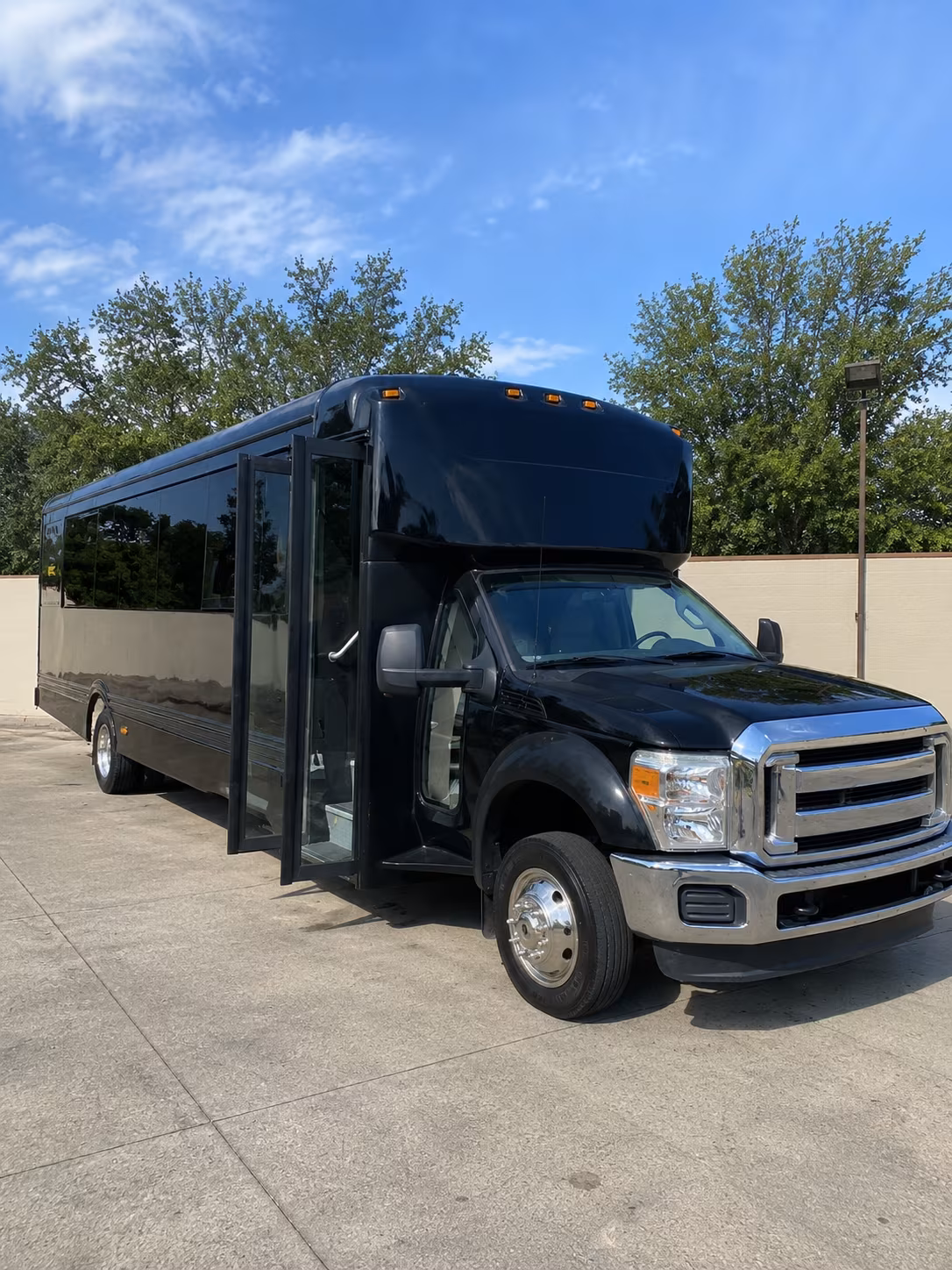hillsboro 20 passenger party bus
