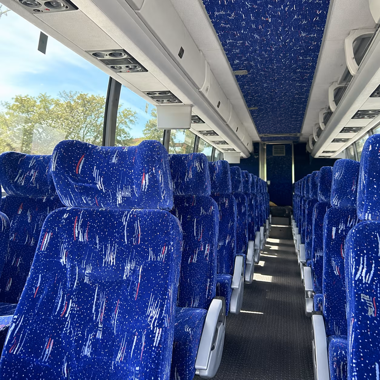 multi day charter buses from hillsboro to seattle bend and beyond